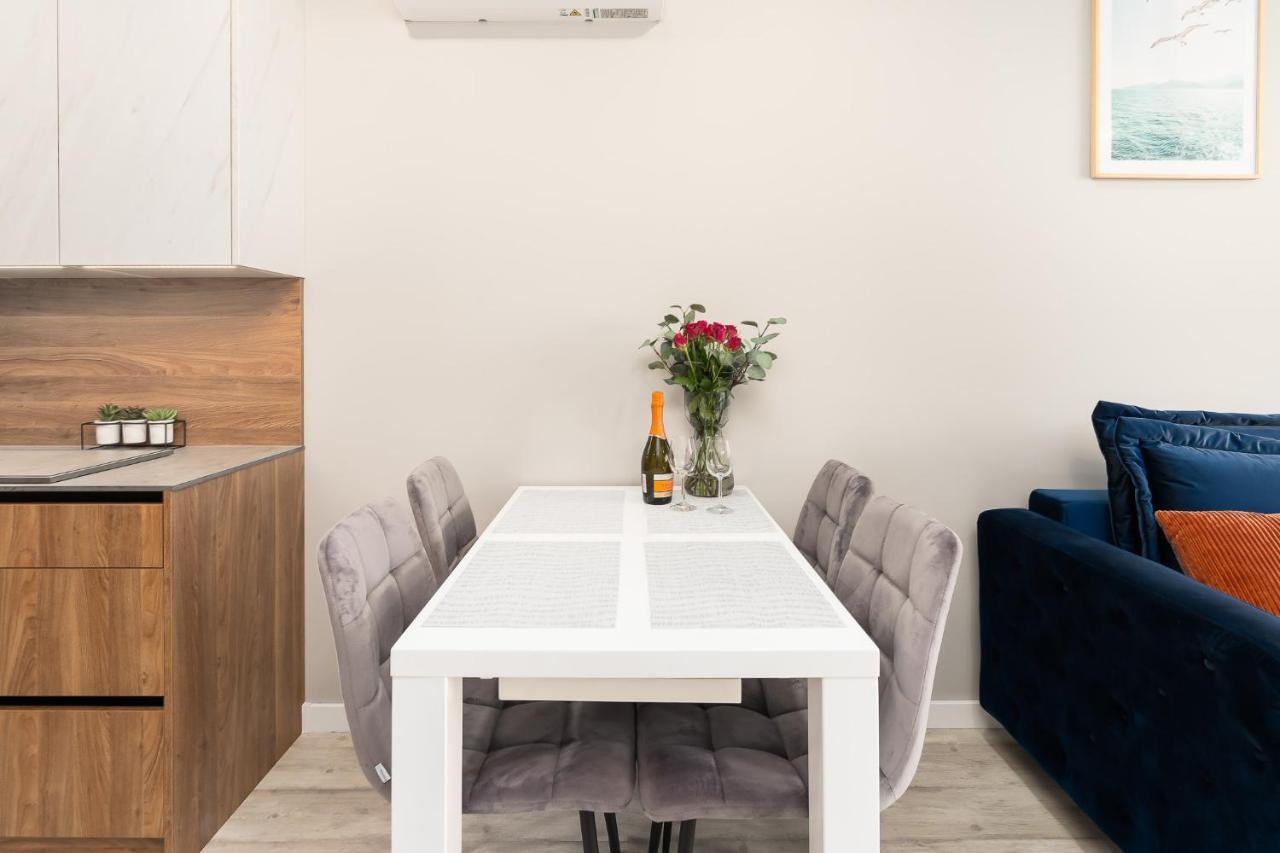 Westin House - Blue Apartment *